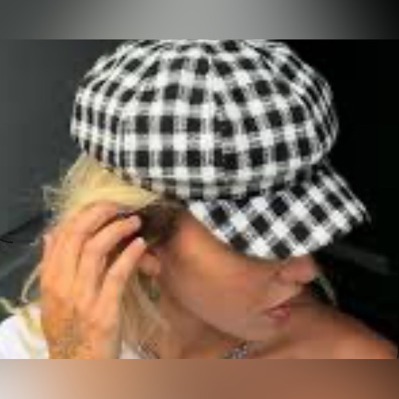 Marcus Adler Accessories - Marcus Collection Marcus Adler Plaid Newsboy
Cap Hat‎ Women's